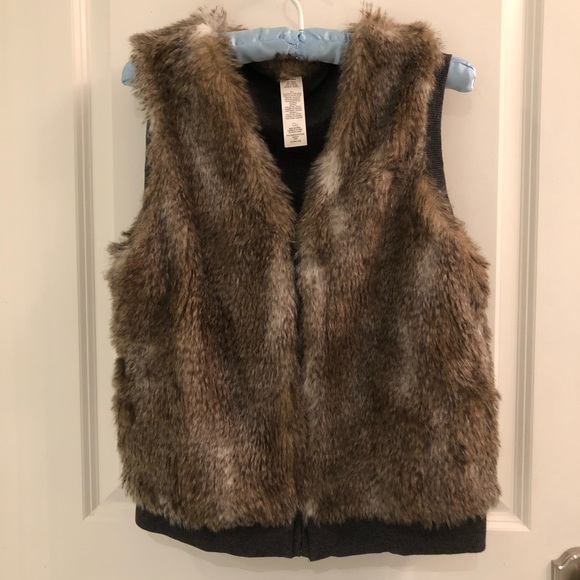 🔥 HOST PICK 🔥Splendid brand reversible faux fur vest - Picture 2 of 9